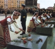 Подвиг твой бессмертен Фотоальбом Букинистическое издание Сохранность: Хорошая Издательство: Мыстэцтво, 2008 г Суперобложка, 280 стр Тираж: 40000 экз Формат: 60x90/8 (~220х290 мм) Мелованная бумага, Цветные иллюстрации инфо 4170t.